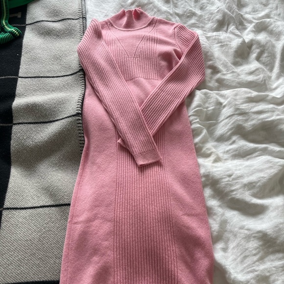 Hermes Fitted Pink Sweater Dress - Picture 4 of 10